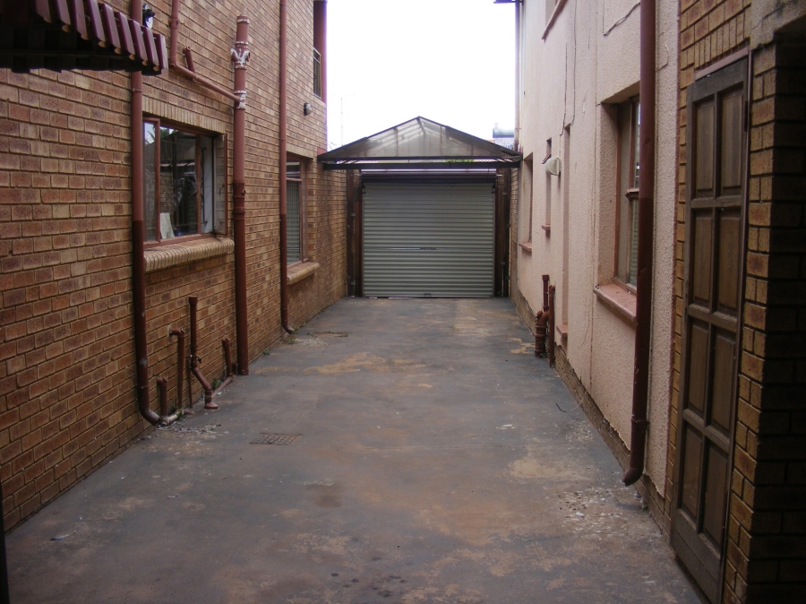 8 Bedroom Property for Sale in Lenasia South Gauteng