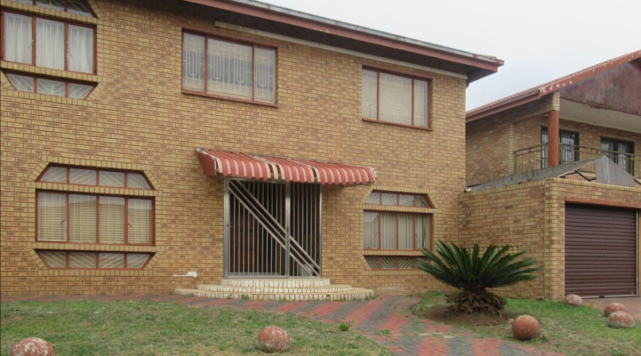 8 Bedroom Property for Sale in Lenasia South Gauteng