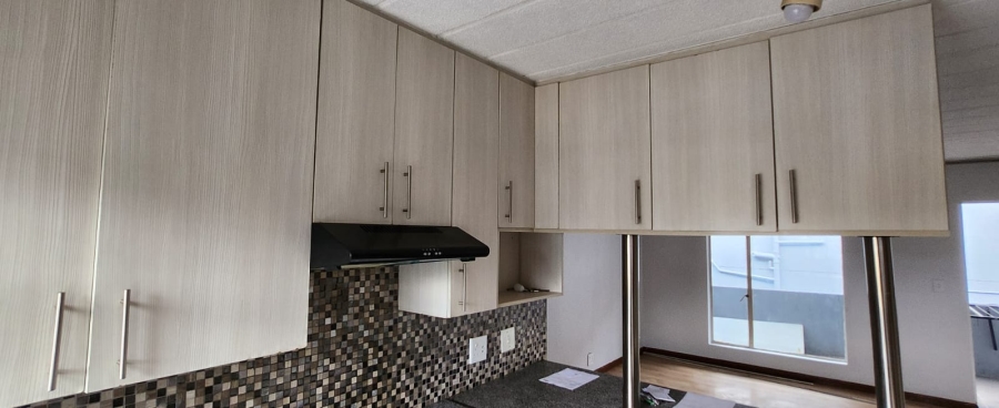 3 Bedroom Property for Sale in Linmeyer Gauteng