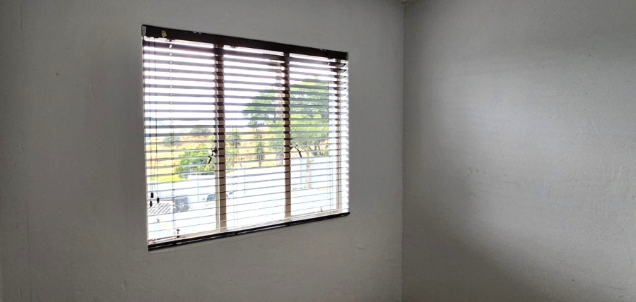 3 Bedroom Property for Sale in Linmeyer Gauteng