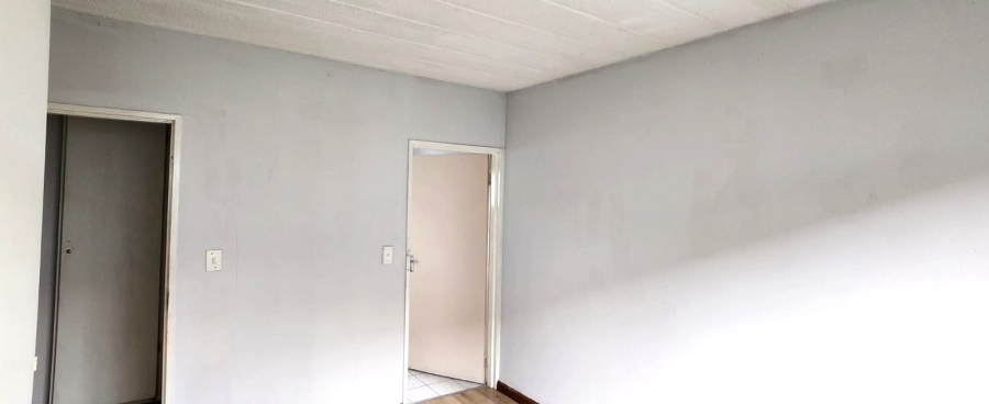 3 Bedroom Property for Sale in Linmeyer Gauteng