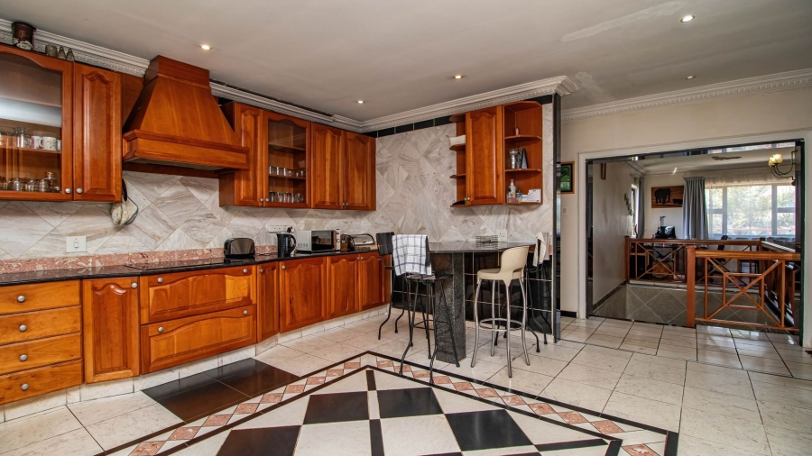 8 Bedroom Property for Sale in Observatory Gauteng