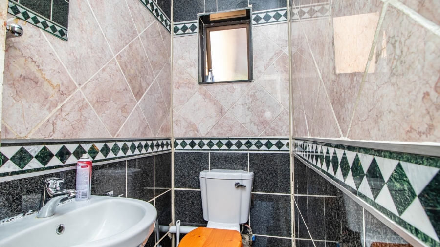 8 Bedroom Property for Sale in Observatory Gauteng