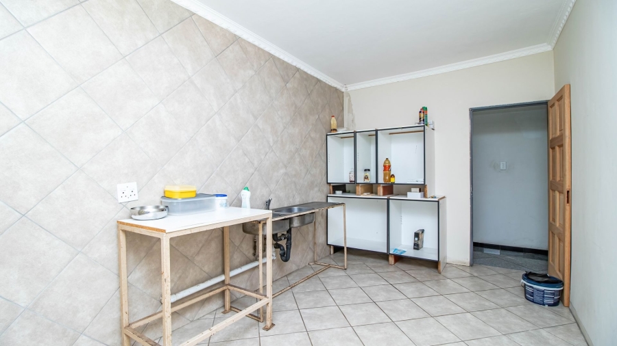 8 Bedroom Property for Sale in Observatory Gauteng