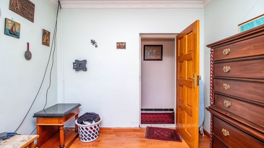 8 Bedroom Property for Sale in Observatory Gauteng