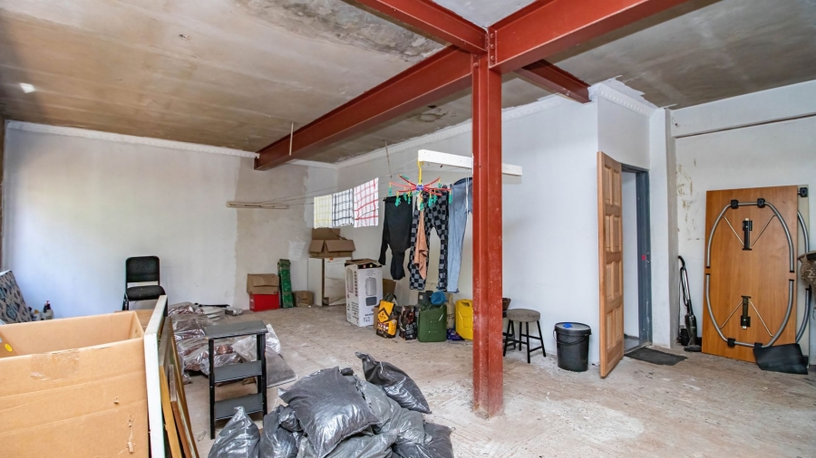 8 Bedroom Property for Sale in Observatory Gauteng