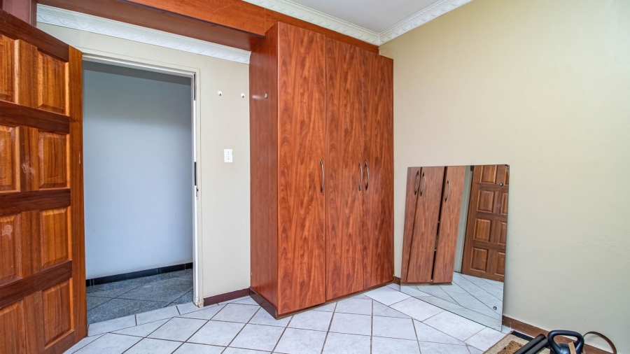 8 Bedroom Property for Sale in Observatory Gauteng