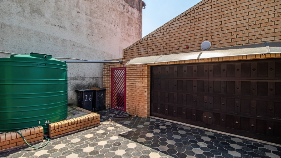 8 Bedroom Property for Sale in Observatory Gauteng