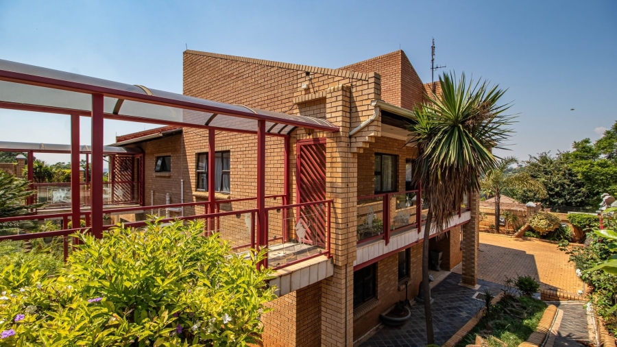 8 Bedroom Property for Sale in Observatory Gauteng