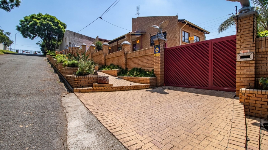 8 Bedroom Property for Sale in Observatory Gauteng