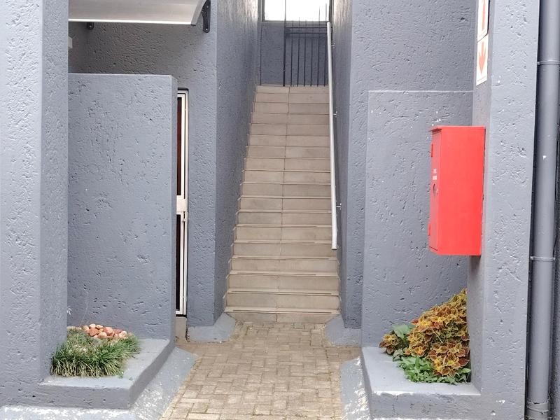 2 Bedroom Property for Sale in Glen Marais Gauteng
