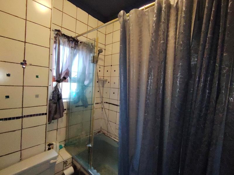 2 Bedroom Property for Sale in Glen Marais Gauteng