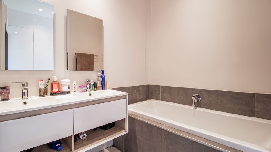 2 Bedroom Property for Sale in Parkmore Gauteng