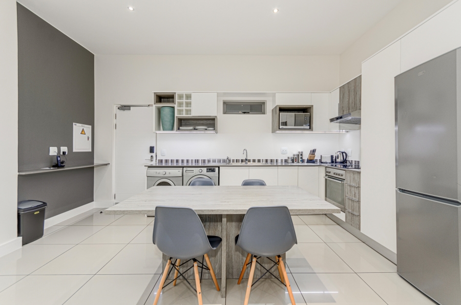 To Let 2 Bedroom Property for Rent in Rosebank Gauteng