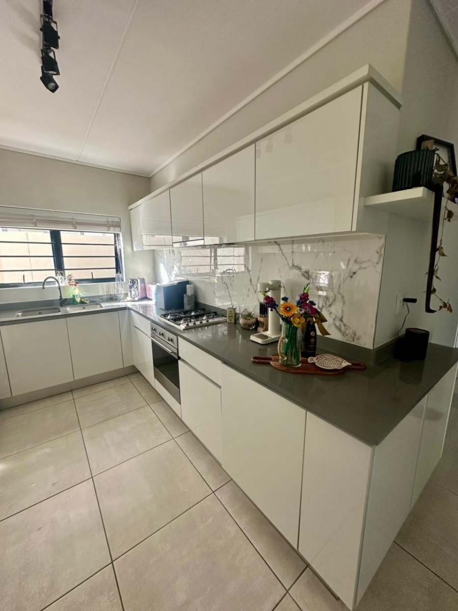 3 Bedroom Property for Sale in Waterfall Gauteng