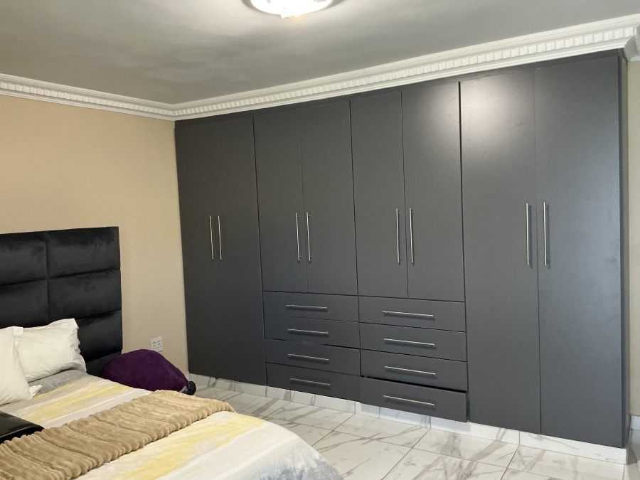 5 Bedroom Property for Sale in Brooklands Lifestyle Estate Gauteng