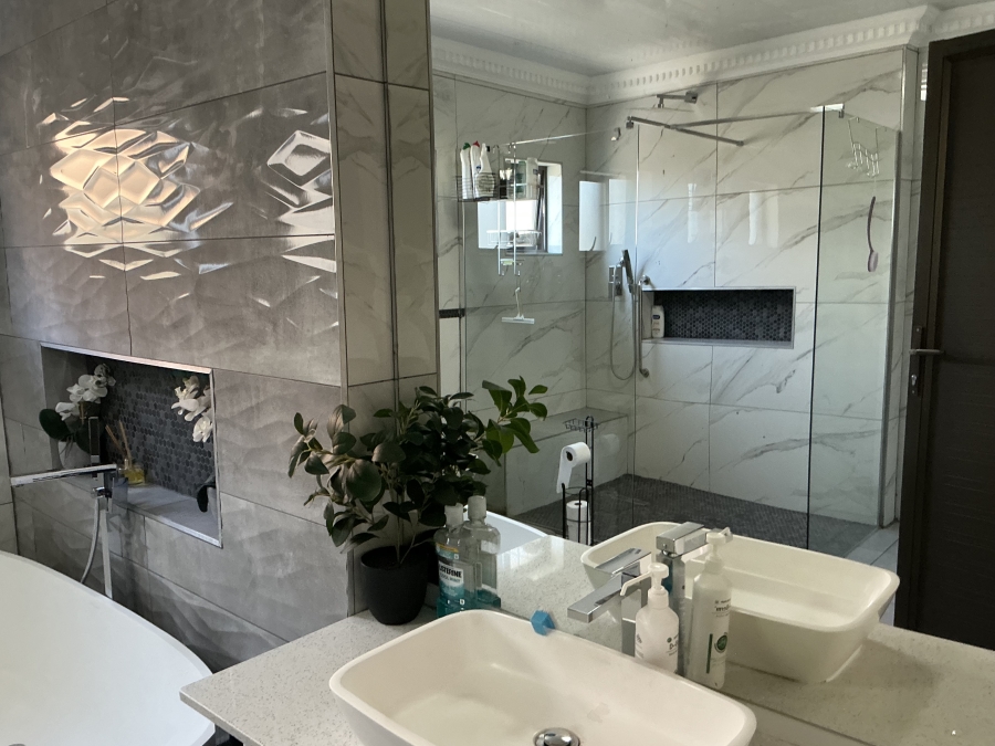 5 Bedroom Property for Sale in Brooklands Lifestyle Estate Gauteng