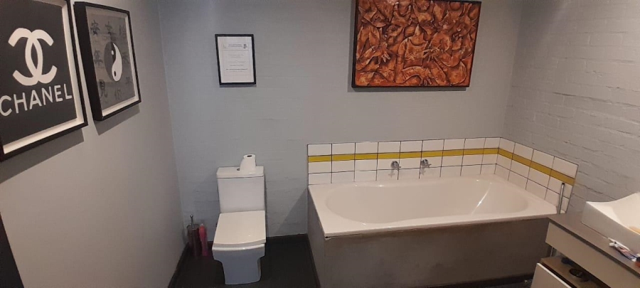 2 Bedroom Property for Sale in Braamfontein Gauteng