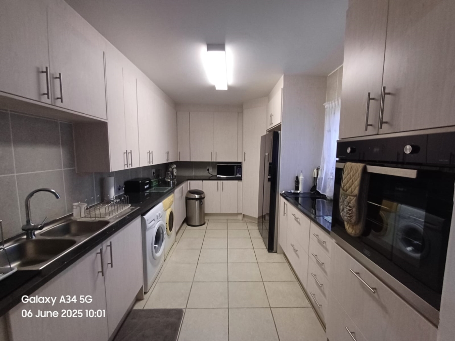 2 Bedroom Property for Sale in Honeydew Gauteng