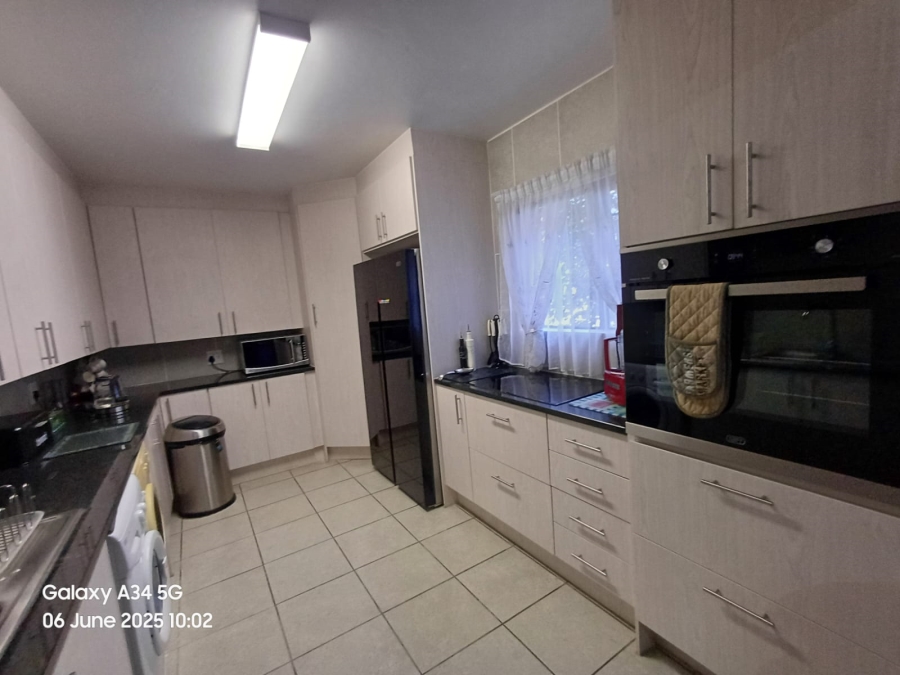 2 Bedroom Property for Sale in Honeydew Gauteng