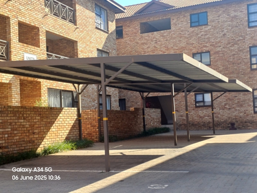 2 Bedroom Property for Sale in Honeydew Gauteng