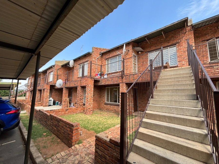 2 Bedroom Property for Sale in Groblerpark Gauteng