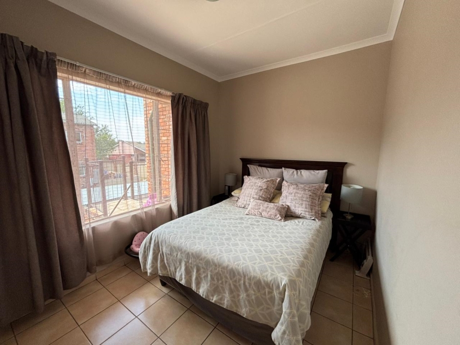2 Bedroom Property for Sale in Groblerpark Gauteng