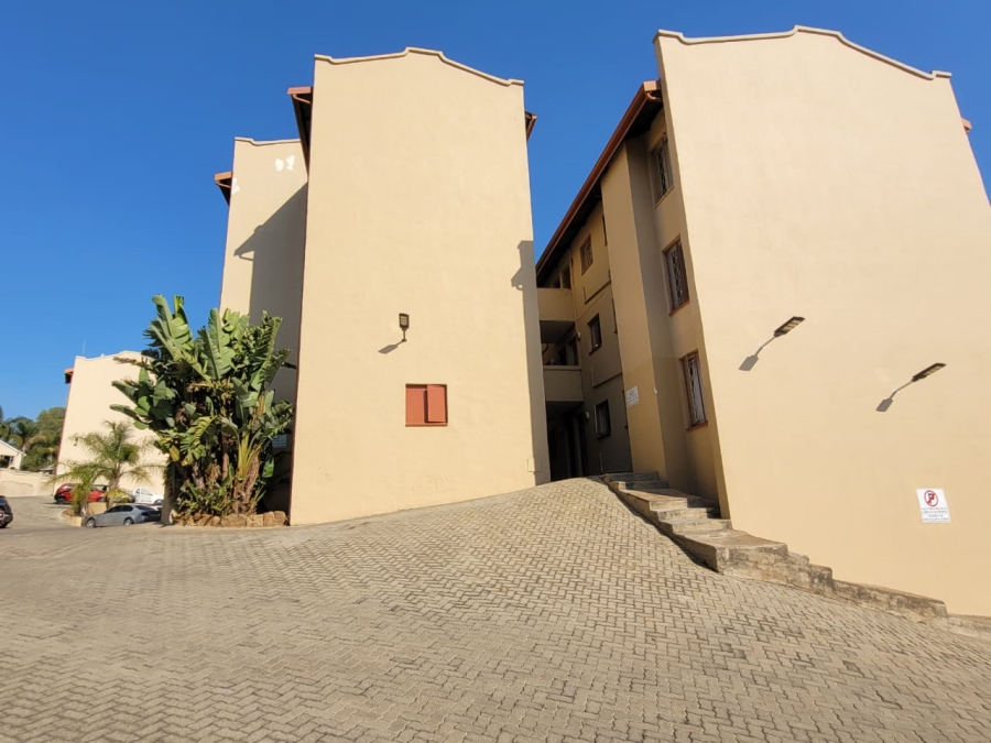 2 Bedroom Property for Sale in Helderkruin Gauteng