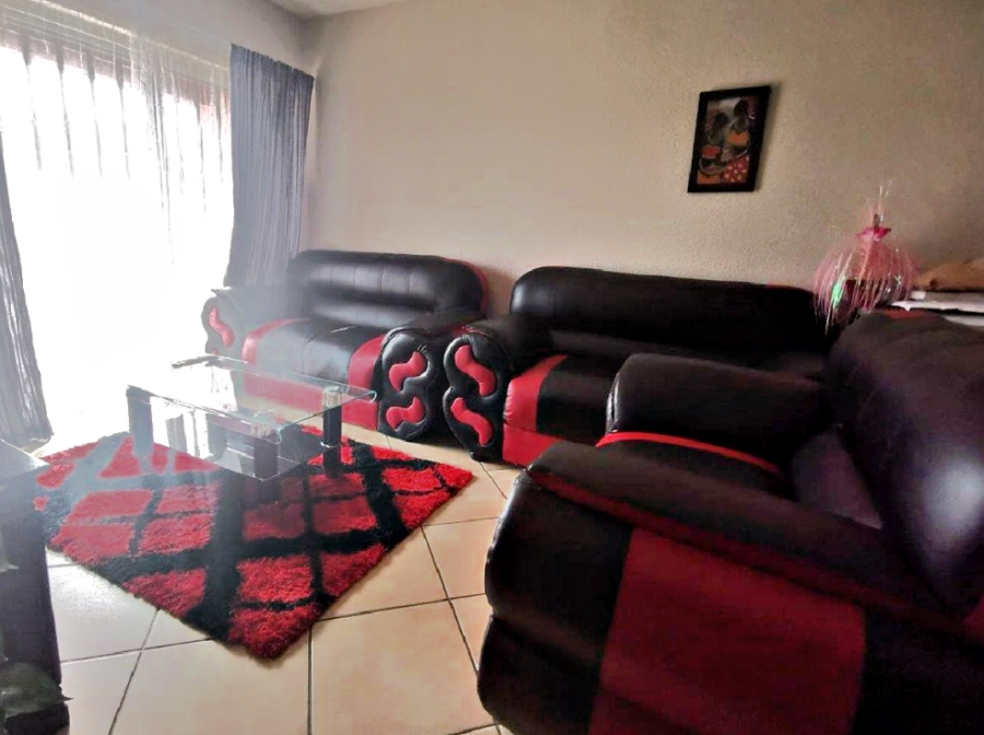 2 Bedroom Property for Sale in Kimbult A H Gauteng