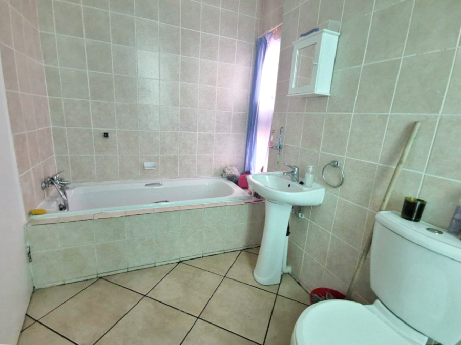 2 Bedroom Property for Sale in Kimbult A H Gauteng