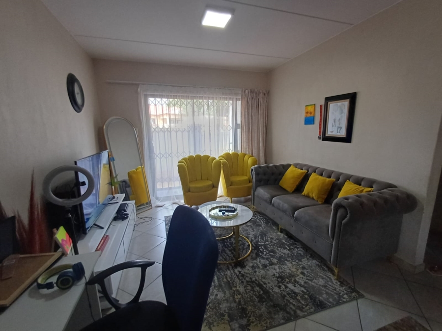 2 Bedroom Property for Sale in Witpoortjie Gauteng