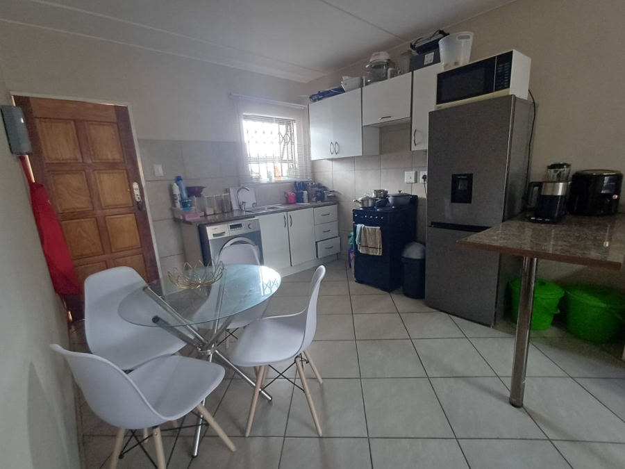 2 Bedroom Property for Sale in Witpoortjie Gauteng