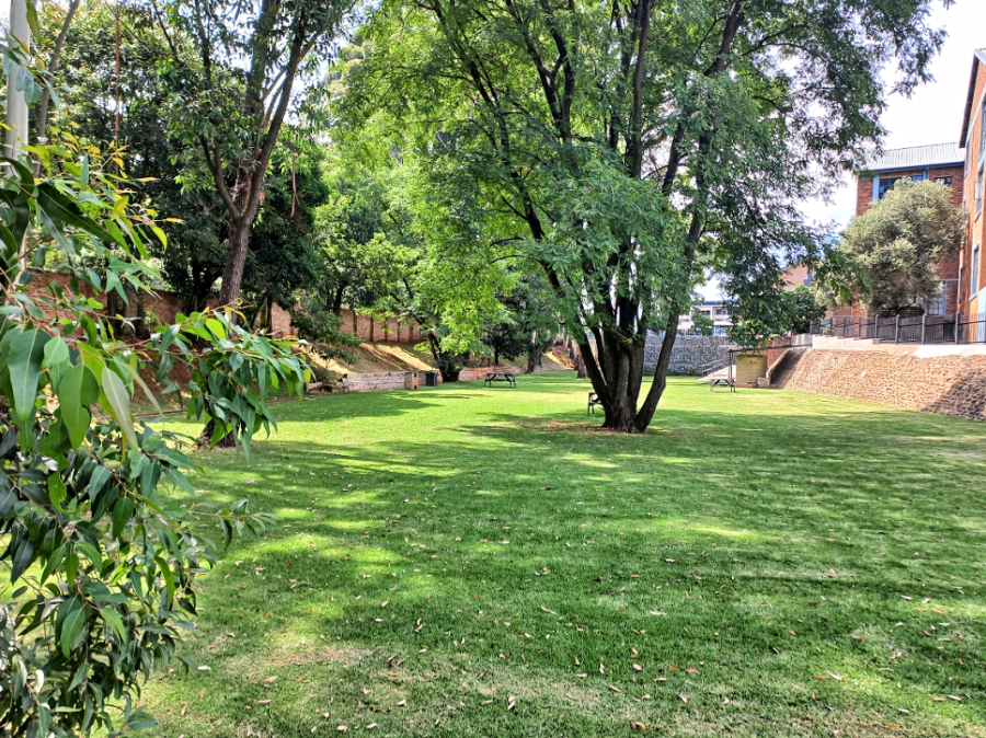 1 Bedroom Property for Sale in Braamfontein Werf Gauteng