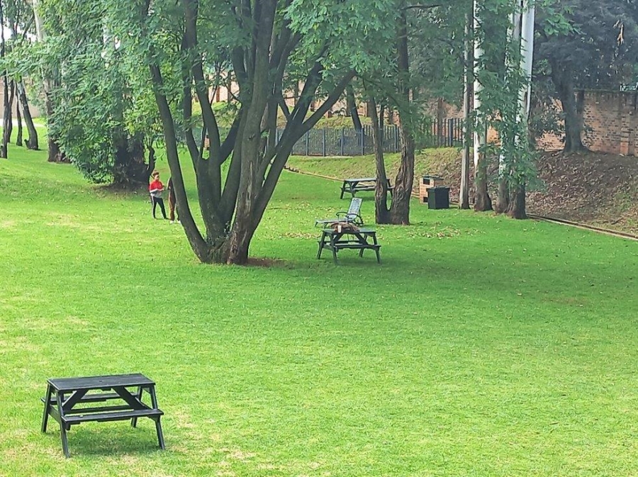 1 Bedroom Property for Sale in Braamfontein Werf Gauteng