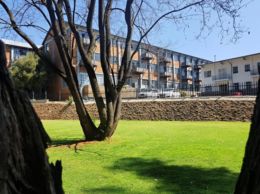 1 Bedroom Property for Sale in Braamfontein Werf Gauteng