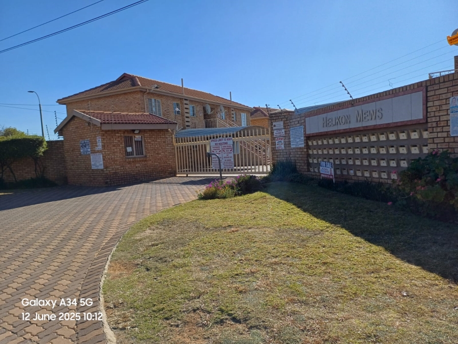 2 Bedroom Property for Sale in Helikonpark Gauteng
