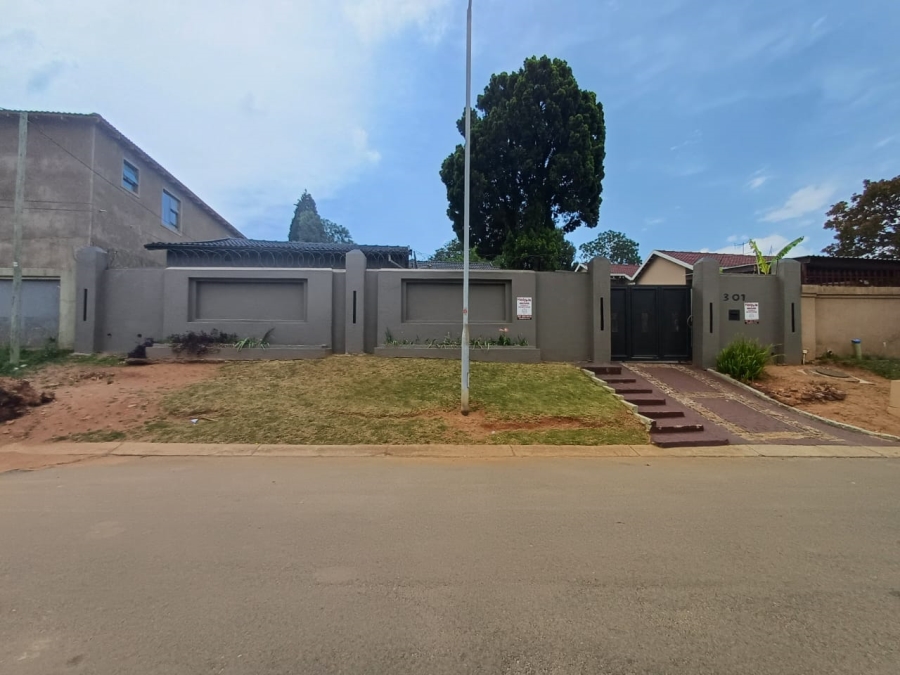 4 Bedroom Property for Sale in Lindhaven Gauteng