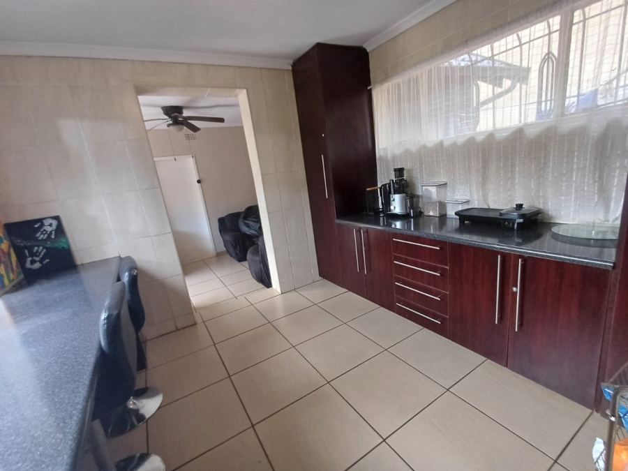 4 Bedroom Property for Sale in Lindhaven Gauteng