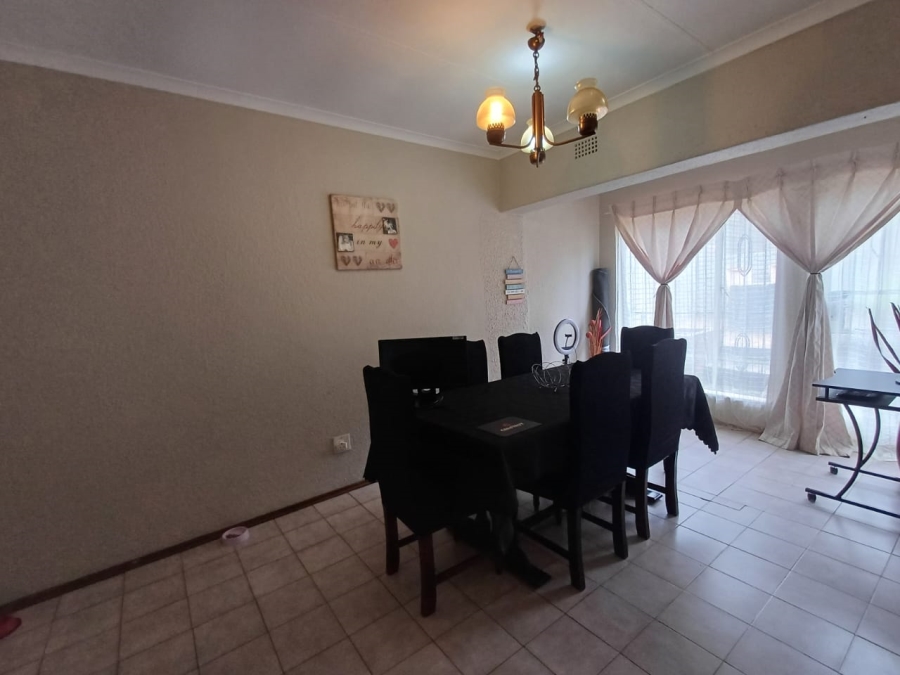 4 Bedroom Property for Sale in Lindhaven Gauteng