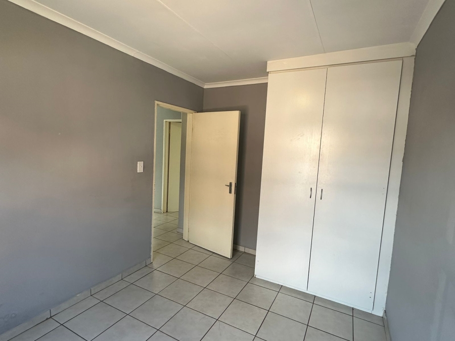 2 Bedroom Property for Sale in Groblerpark Gauteng