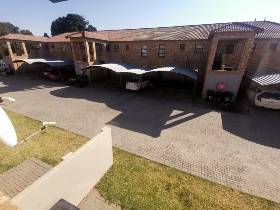 2 Bedroom Property for Sale in Groblerpark Gauteng