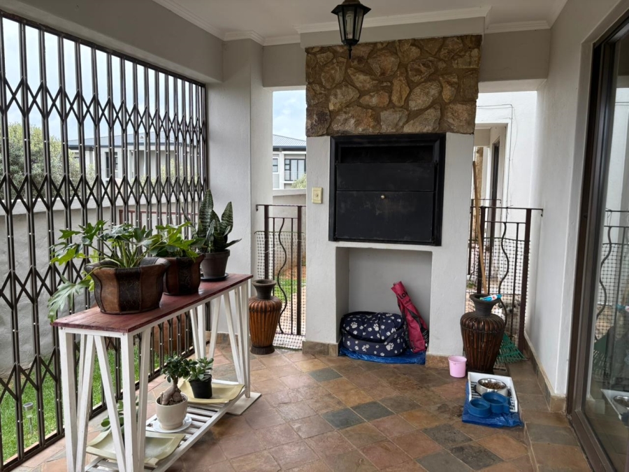 3 Bedroom Property for Sale in Allens Nek Gauteng