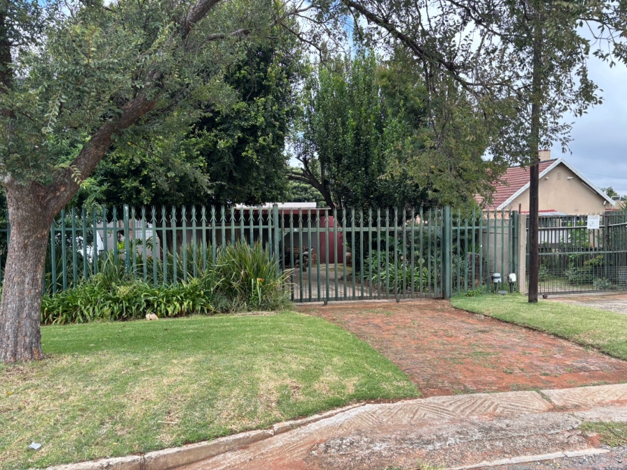 To Let 1 Bedroom Property for Rent in Horison Gauteng
