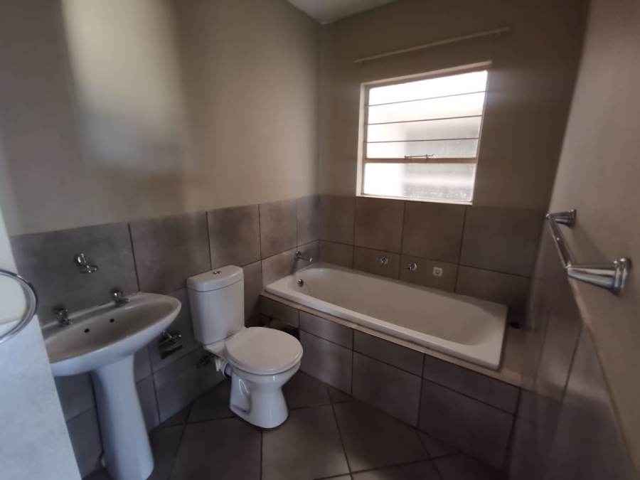 To Let 2 Bedroom Property for Rent in Albertsdal Gauteng