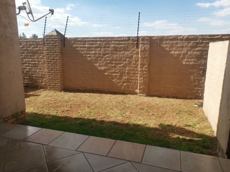 To Let 2 Bedroom Property for Rent in Albertsdal Gauteng
