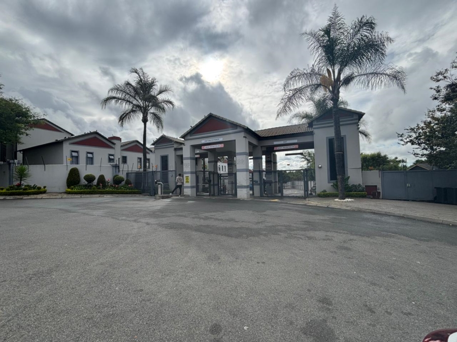 2 Bedroom Property for Sale in Honeydew Gauteng