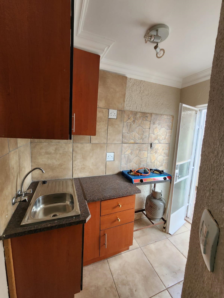 To Let 1 Bedroom Property for Rent in Lewisham Gauteng