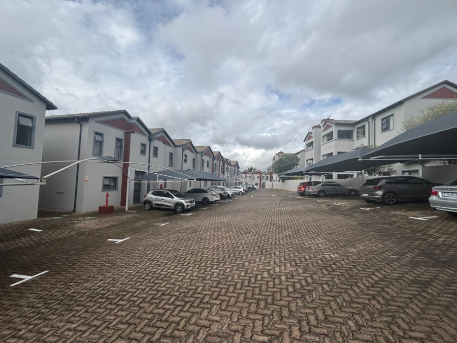 2 Bedroom Property for Sale in Honeydew Gauteng