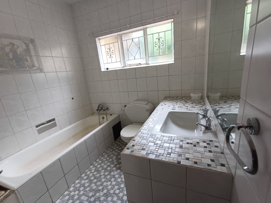 4 Bedroom Property for Sale in Noordheuwel Gauteng