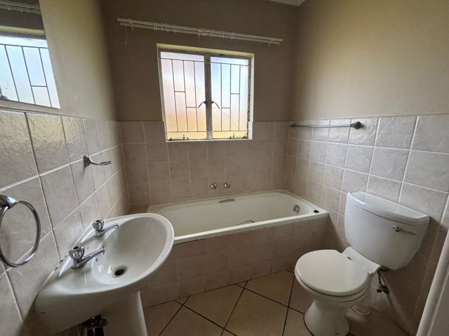 2 Bedroom Property for Sale in Groblerpark Gauteng